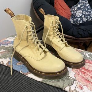 Doc Marten 1460 Pascal Virginia Leather Boots - pastel yellow